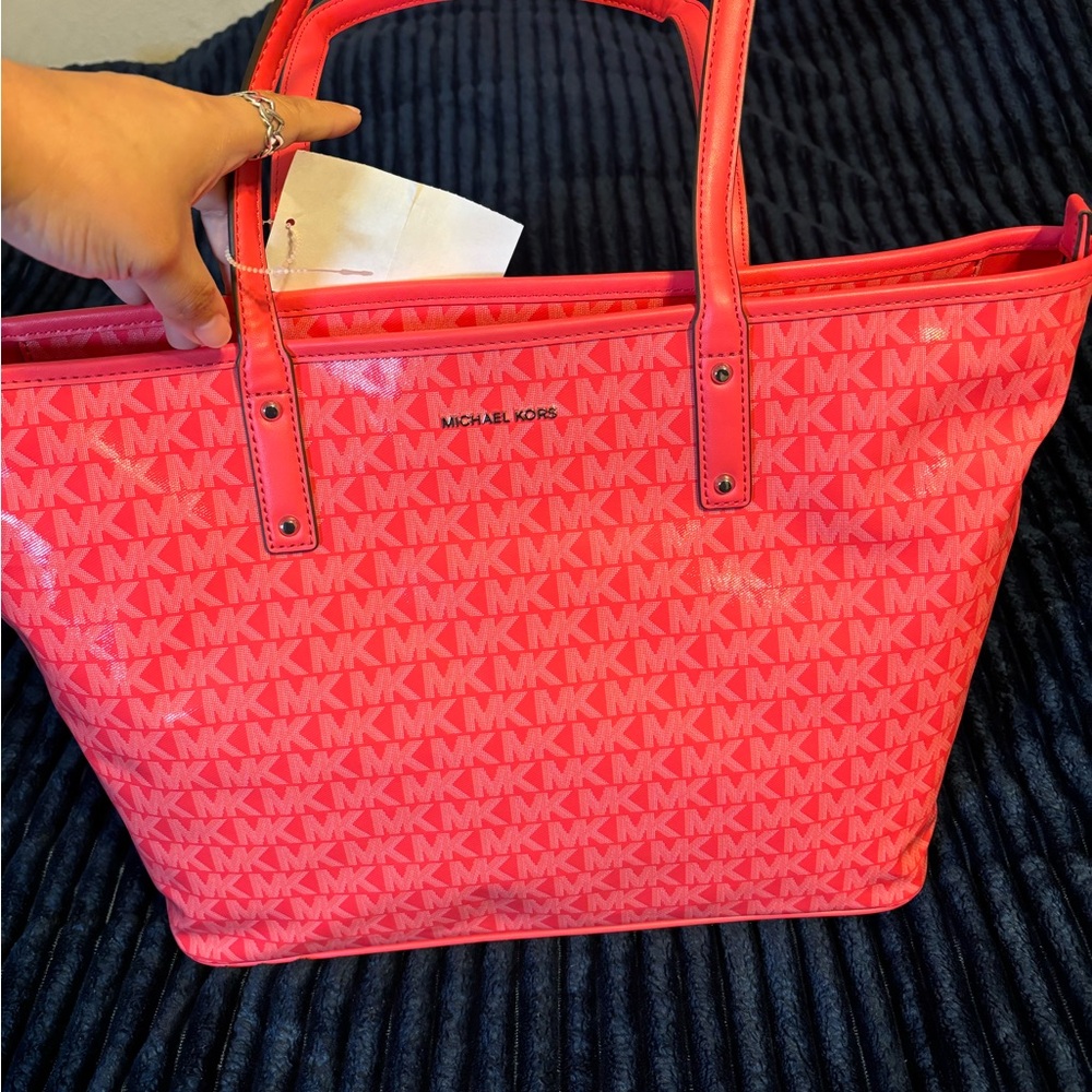 Michael Kors Carter Large Monogram
Tote- Geranium NWT - Picture 5 of 6